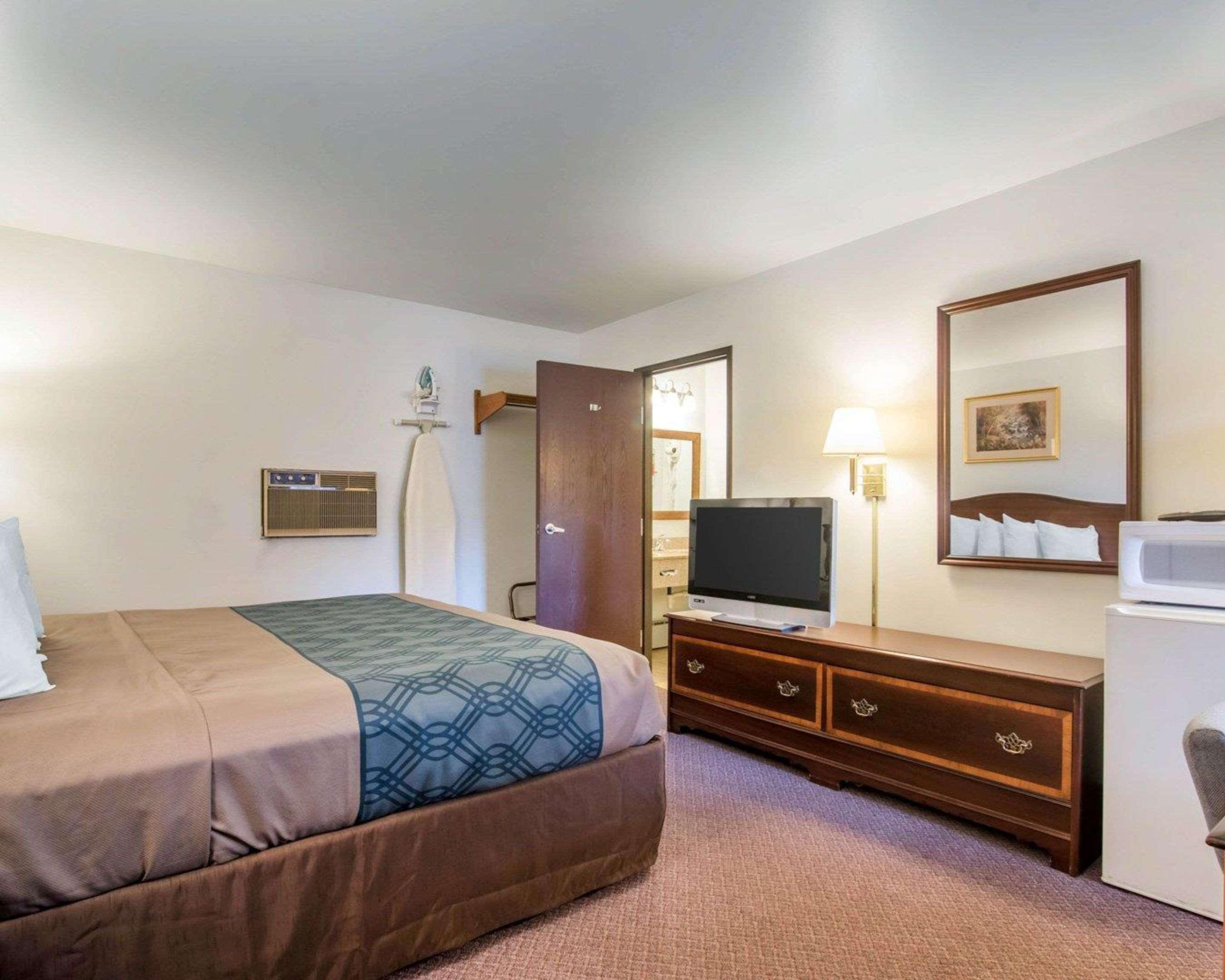 Econo Lodge St Albans Town เซนต์อัลแบนส์ ภายนอก รูปภาพ