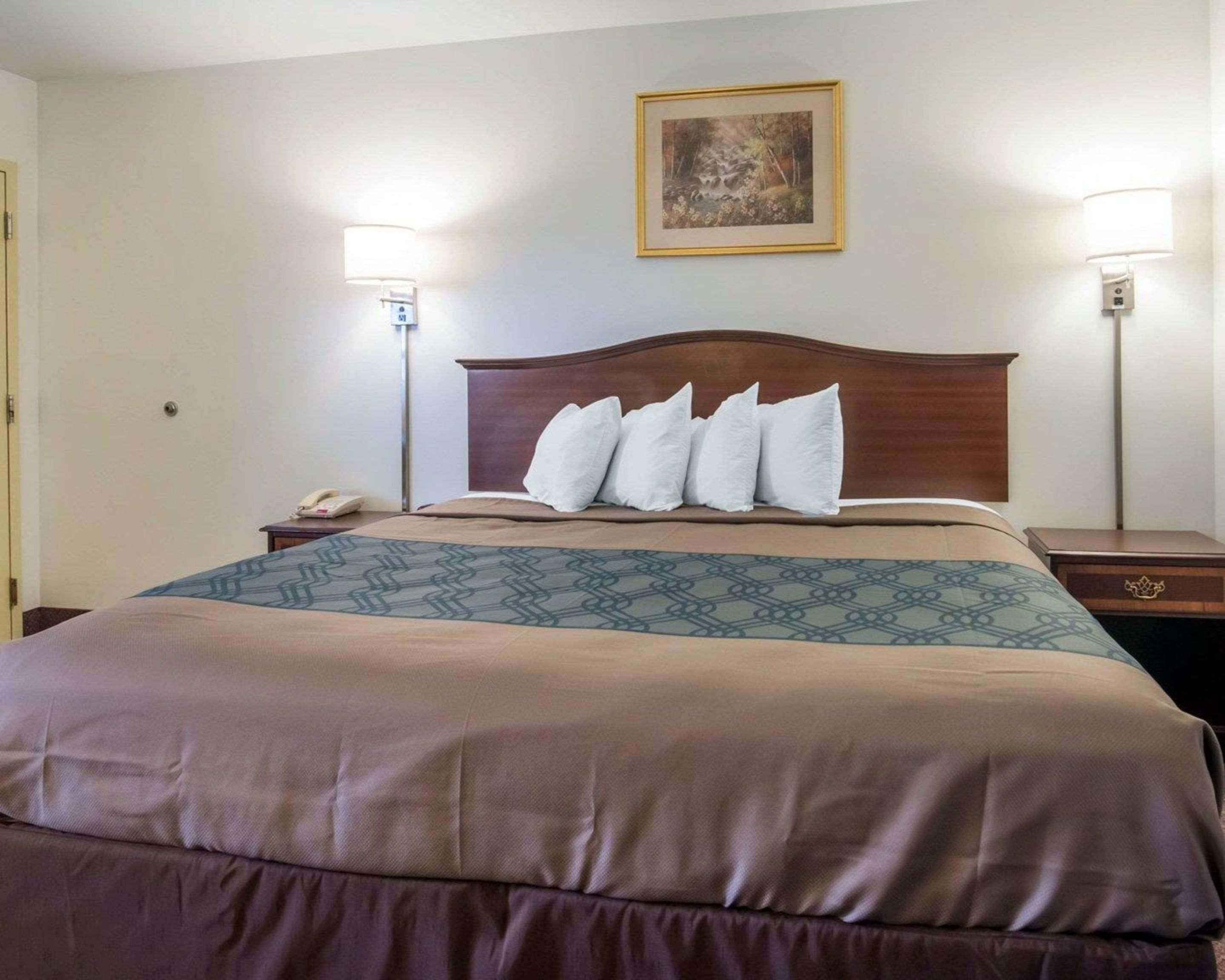 Econo Lodge St Albans Town เซนต์อัลแบนส์ ภายนอก รูปภาพ