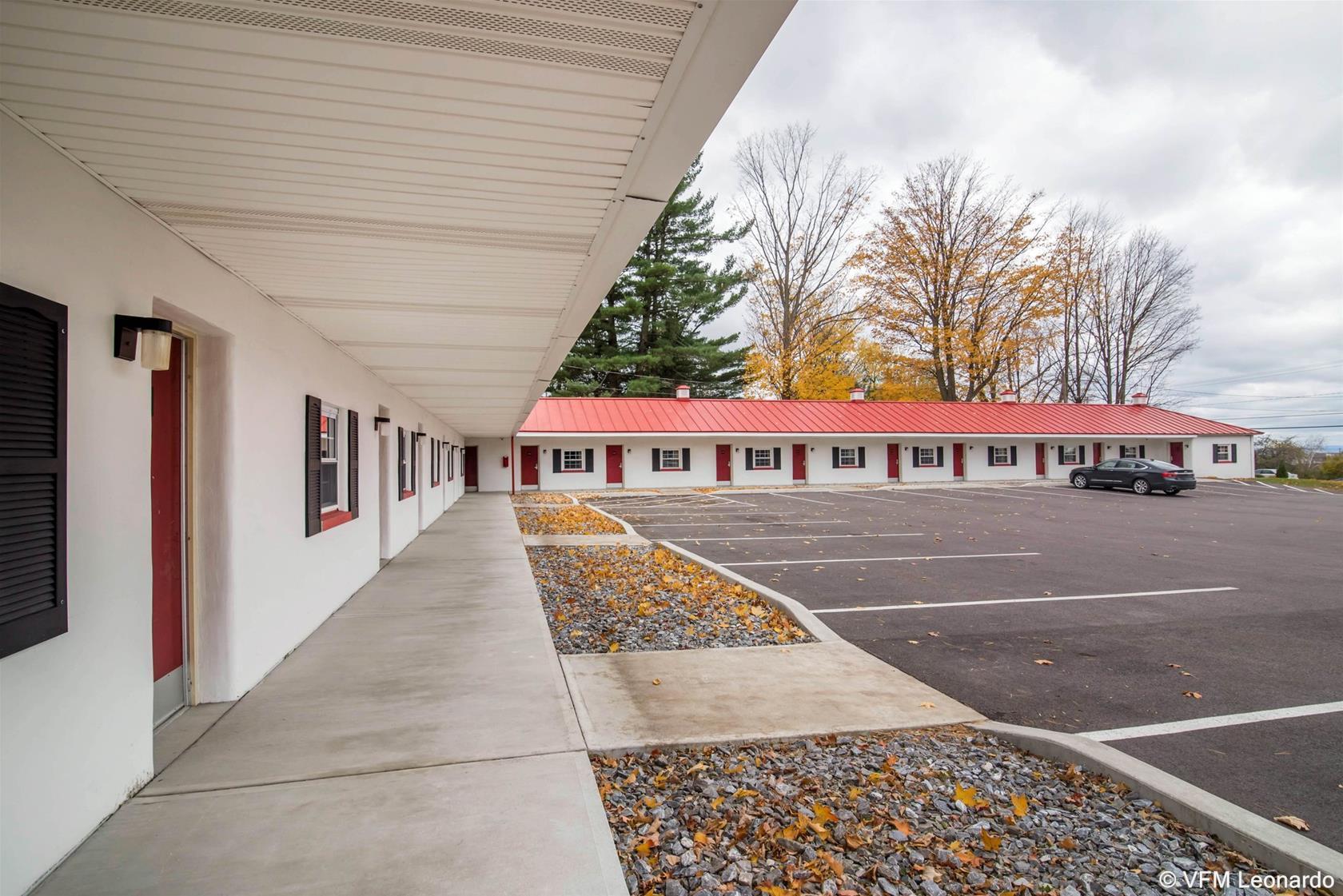 Econo Lodge St Albans Town เซนต์อัลแบนส์ ภายนอก รูปภาพ